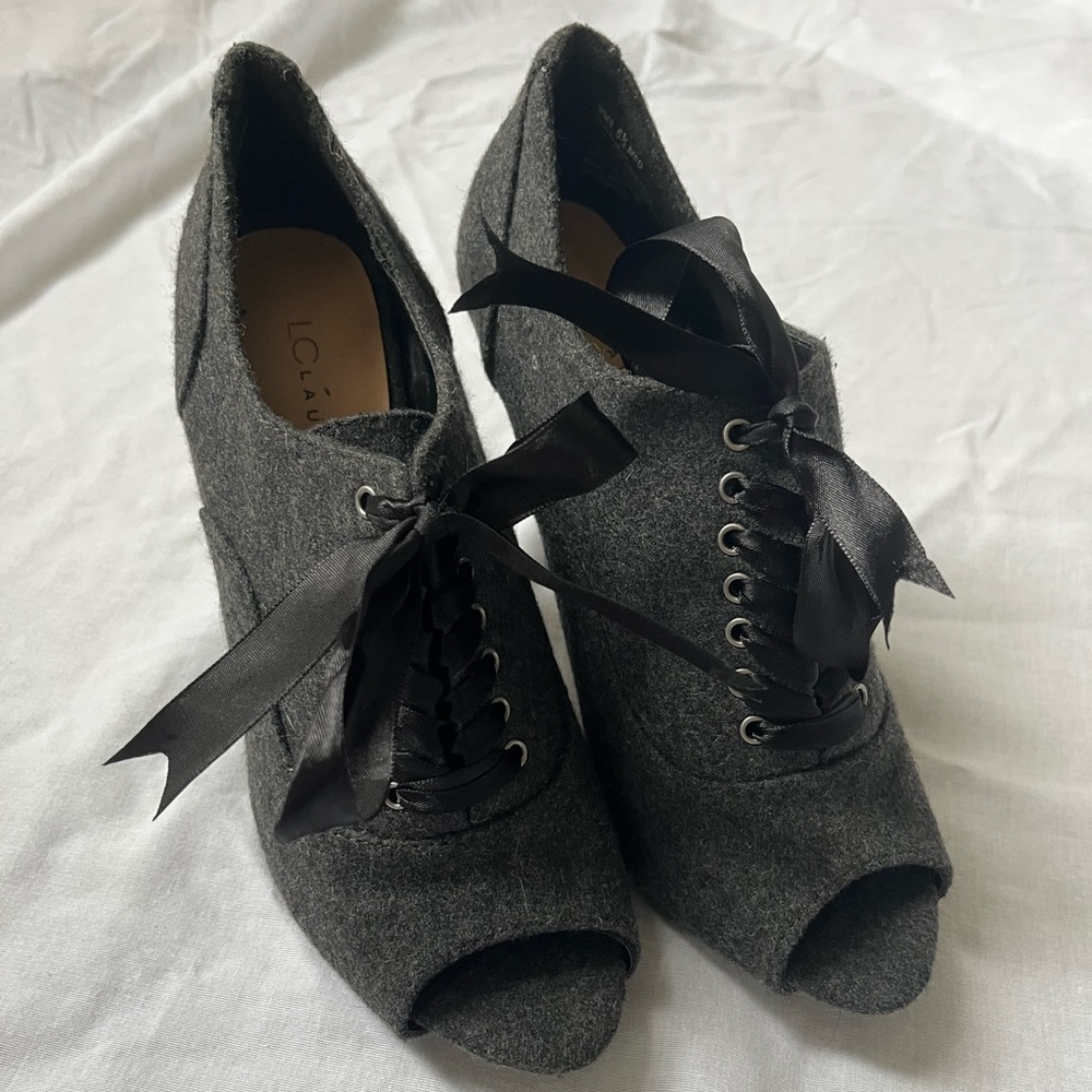 Never worn LC Lauren Conrad Laceup Heels
